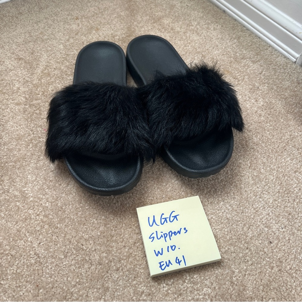 UGG Women's Black Fur Slide Slippers W10